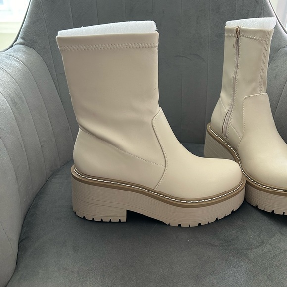 Soda Bone Chunky Platform Boots - Picture 4 of 10